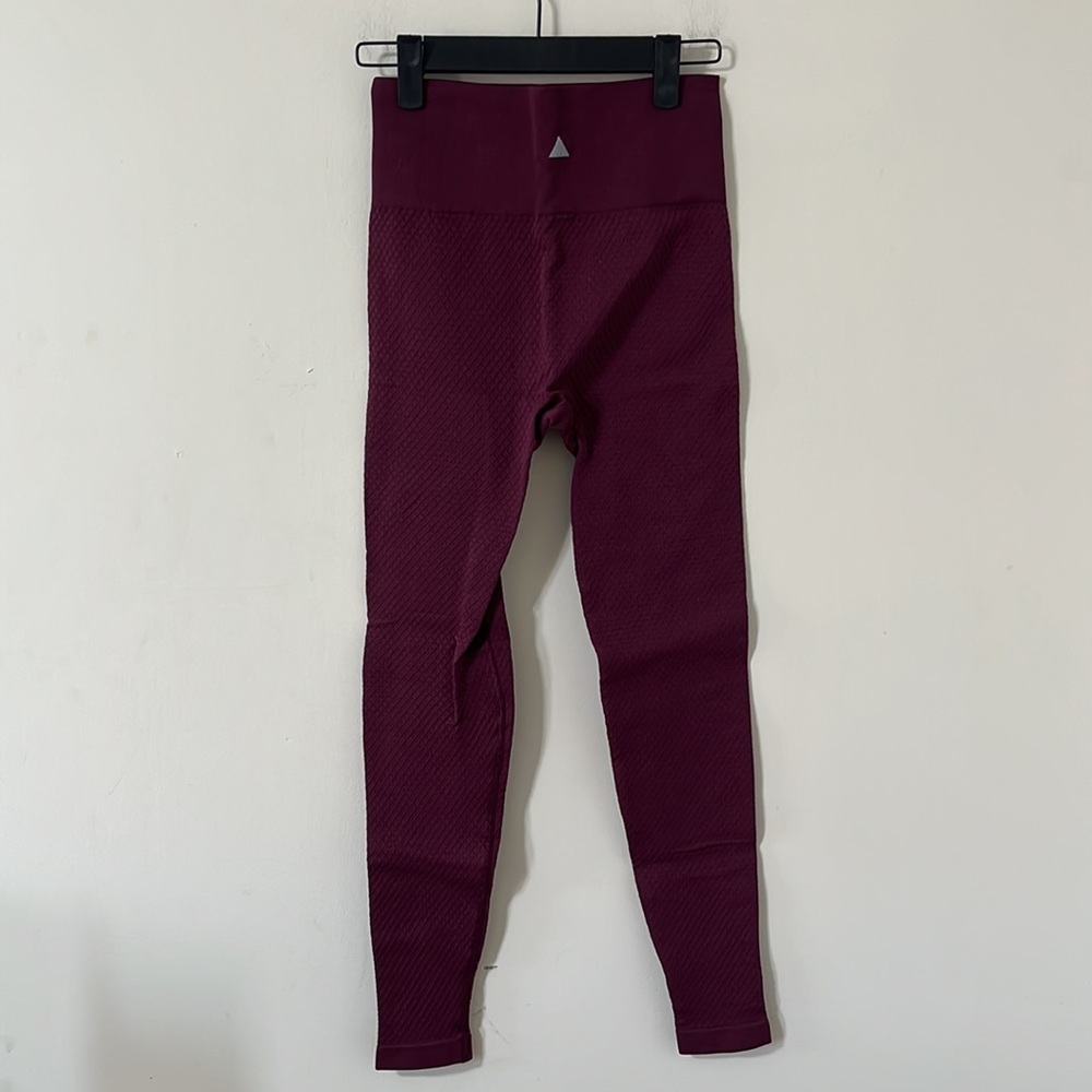Balance Athletica Quartz Collection Amethyst Seamless Full Length Leggings Sz M - Picture 6 of 8